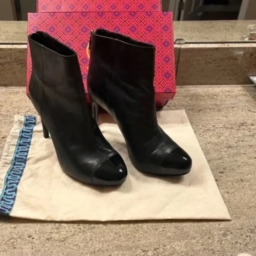 Stunning Tory Burch Black Leather Ankle Stiletto Booties